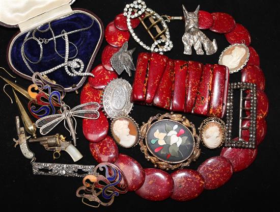 Assorted jewellery